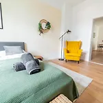 Fullhouse - - Premium A9