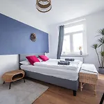 Fullhouse - - Premium A9 Apartment Magdeburg