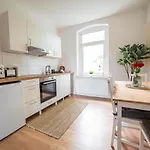 Apartment Fullhouse - - Premium A9