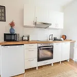 Fullhouse - - Premium A9 Apartment *