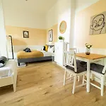 Apartment Fullhouse - - Premium A9