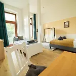 Fullhouse - - Premium A9 Apartment