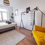 Fullhouse - - Premium A9 Apartment