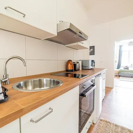 Fullhouse - - Premium A9 *