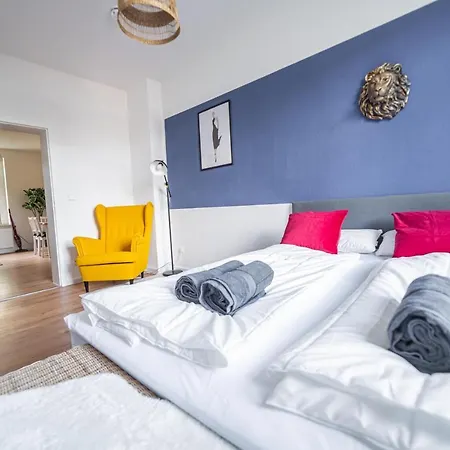 Apartment Fullhouse - - Premium A9